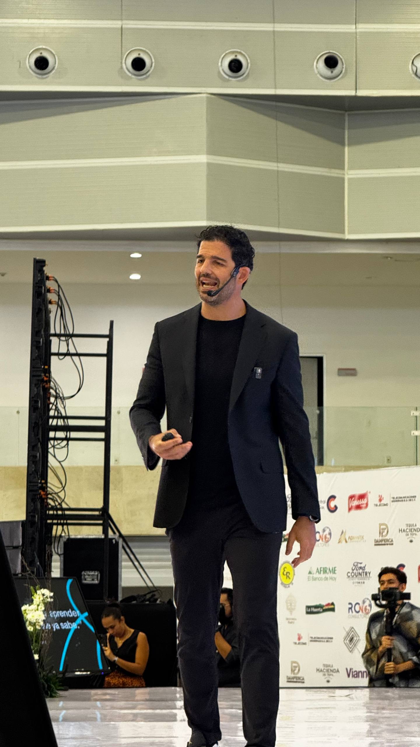 Speaker en evento corporativo